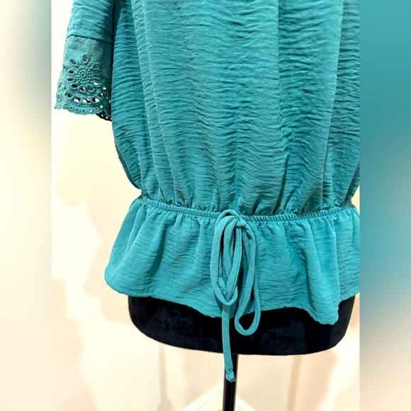 London Rose Teal waist length Medium Blouse - Picture 7 of 10